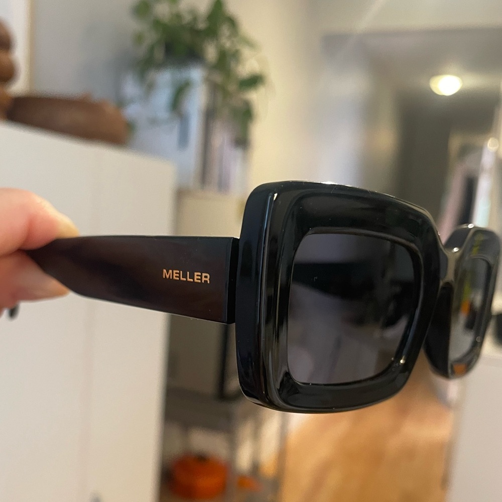 MELLER unisex black sunglasses.